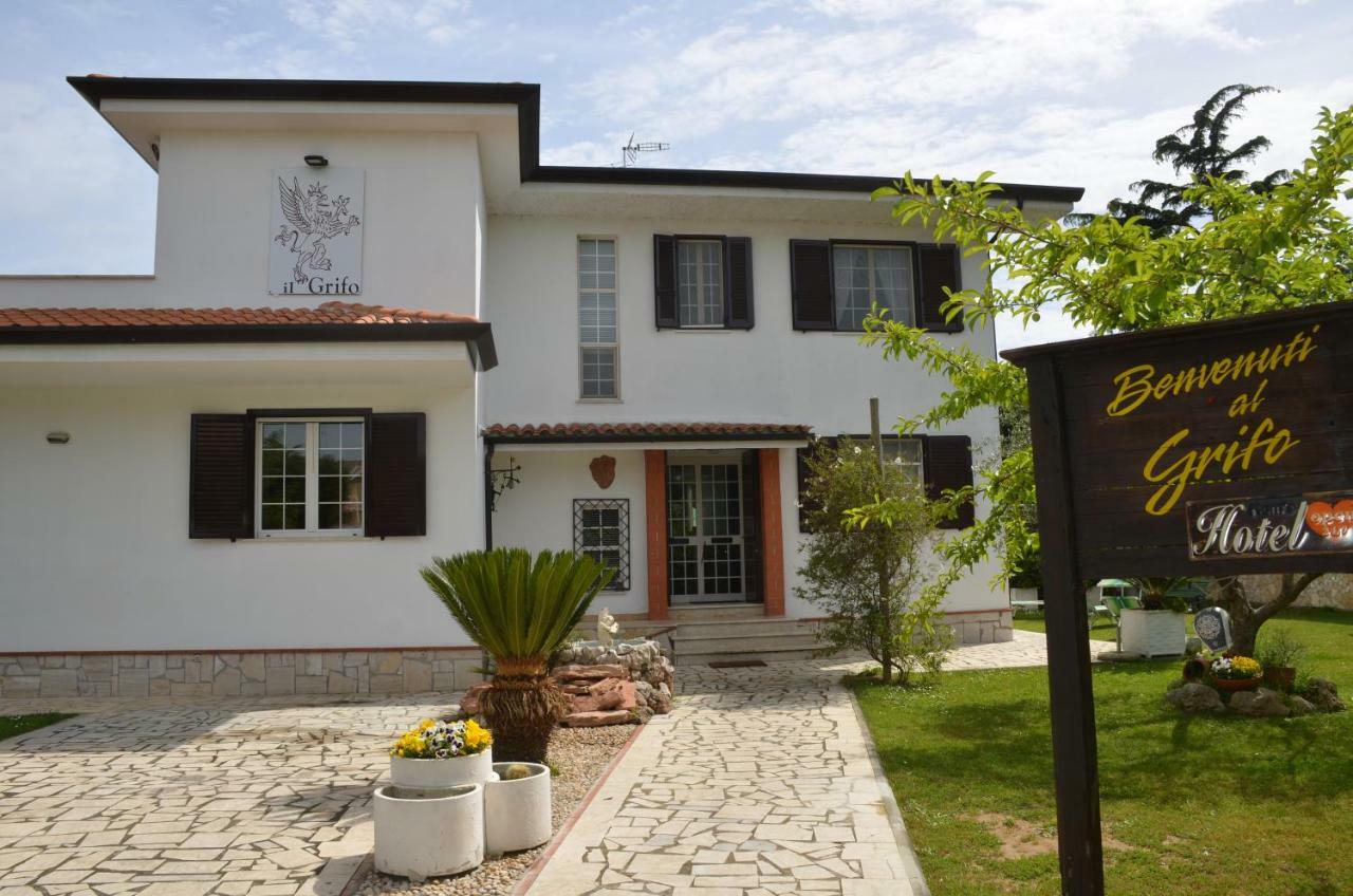 Hotel Il Grifo Sabaudia Exterior foto
